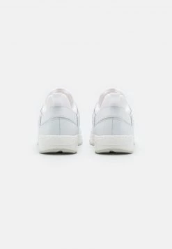 BOSS Kidswear Enfant TRAINERS Baskets Basses Blanc 10 BOSS Kidswear Enfant TRAINERS Baskets Basses Blanc -BOSS Soldes Magasin 0f0aec5f4e444897a6d4aa7c2df33acb