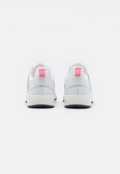 BOSS Kidswear TRAINERS Baskets Basses White Enfant 10 BOSS Kidswear TRAINERS Baskets Basses White Enfant -BOSS Soldes Magasin 1c8df4a63c694cb9bdadb5541c3f18af