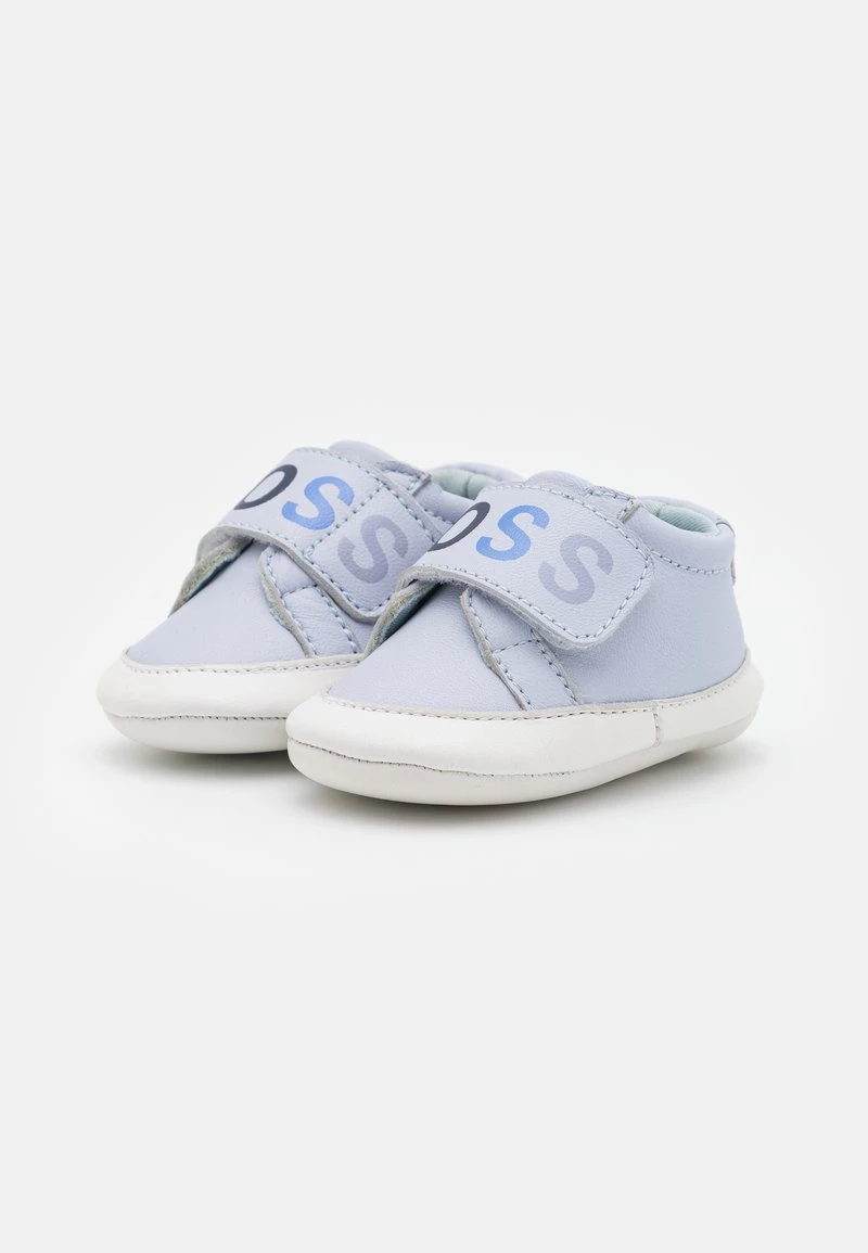 BOSS Kidswear SLIPPERS Chaussons Pour Bébé Pale Blue Enfant 4 BOSS Kidswear SLIPPERS Chaussons Pour Bébé Pale Blue Enfant – Image 2
