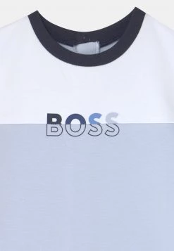 BOSS Kidswear Enfant ALL IN ONE Combinaison Ciel -BOSS Soldes Magasin 22048ccdb35042bdb1f86a86494c103e