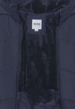 BOSS Kidswear ALL IN ONE Combinaison De Ski Navy Enfant -BOSS Soldes Magasin 2e8313b18543486f847b8633f19bea73