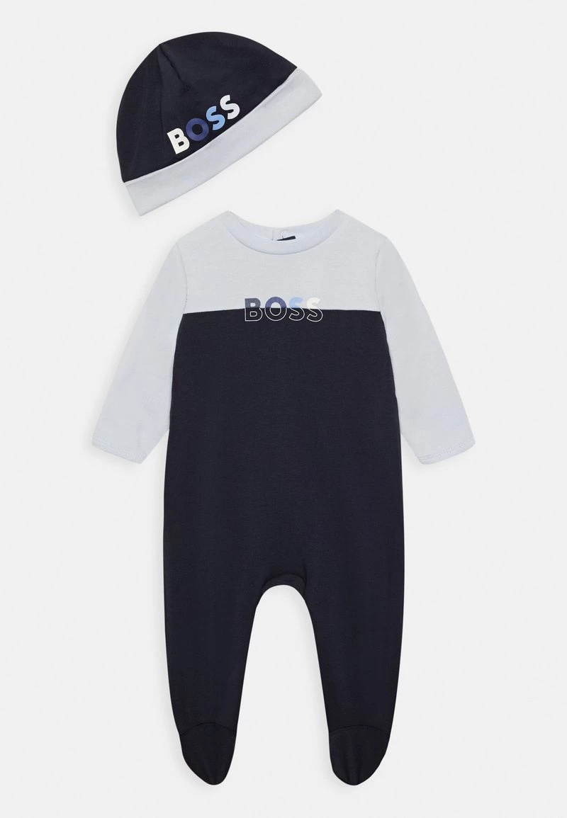 BOSS Kidswear PYJAMAS PULL ON HAT SET Pyjama Bleu Cargo Enfant 3 BOSS Kidswear PYJAMAS PULL ON HAT SET Pyjama Bleu Cargo Enfant