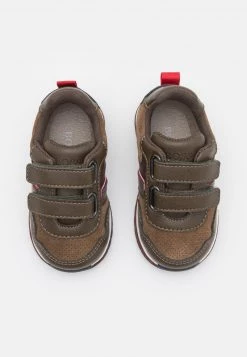 BOSS Kidswear Enfant TRAINERS Baskets Basses Khaki 11 BOSS Kidswear Enfant TRAINERS Baskets Basses Khaki -BOSS Soldes Magasin 3004b39f53944910966fed4ff2a95d0f