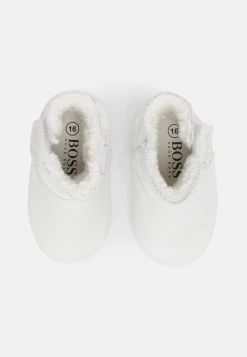 BOSS Kidswear NEW BORN UNISEX Chaussons Pour Bébé Offwhite 12 BOSS Kidswear NEW BORN UNISEX Chaussons Pour Bébé Offwhite -BOSS Soldes Magasin 365f240fadcb4c9e86377b3dd084c868