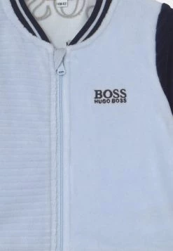 BOSS Kidswear Enfant TRACK SUIT Survêtement Pale Blue -BOSS Soldes Magasin 44c8bb937af447519a25c95fb7c78ff5