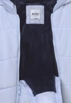 BOSS Kidswear ALL IN ONE Combinaison De Ski Pale Blue Enfant 13 BOSS Kidswear ALL IN ONE Combinaison De Ski Pale Blue Enfant -BOSS Soldes Magasin 46b40115806548689a194078f327e772