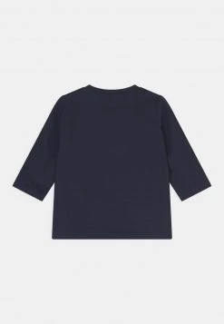 BOSS Kidswear LONG SLEEVE T Shirt à Manches Longues Navy Enfant -BOSS Soldes Magasin 4c6ed5eca7fc49c0ae2698a352967b28