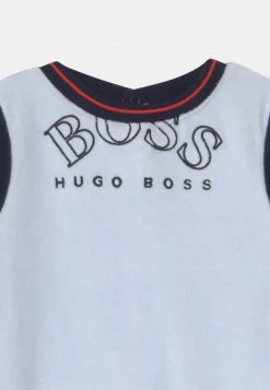 BOSS Kidswear PULL ON HAT SET Grenouillère Pale Blue Enfant 8 BOSS Kidswear PULL ON HAT SET Grenouillère Pale Blue Enfant -BOSS Soldes Magasin 51a1ea229b034b7da3ab6737aa9450da
