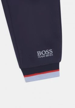 BOSS Kidswear BOTTOMS Pantalon Classique Navy Enfant -BOSS Soldes Magasin 5889a4565d5642be961a00710f492f6e