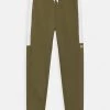 BOSS Kidswear JOGGING BOTTOMS Pantalon De Survêtement Green Enfant