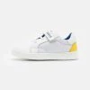 BOSS Kidswear TRAINERS Baskets Basses White Enfant 2 BOSS Kidswear TRAINERS Baskets Basses White Enfant -BOSS Soldes Magasin 802440cb55a34538991aa9246bf12c01