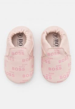 BOSS Kidswear NEW BORN Cadeau De Naissance Pinkpale Enfant -BOSS Soldes Magasin 946323840a6842f7a7b748da5342f4d6
