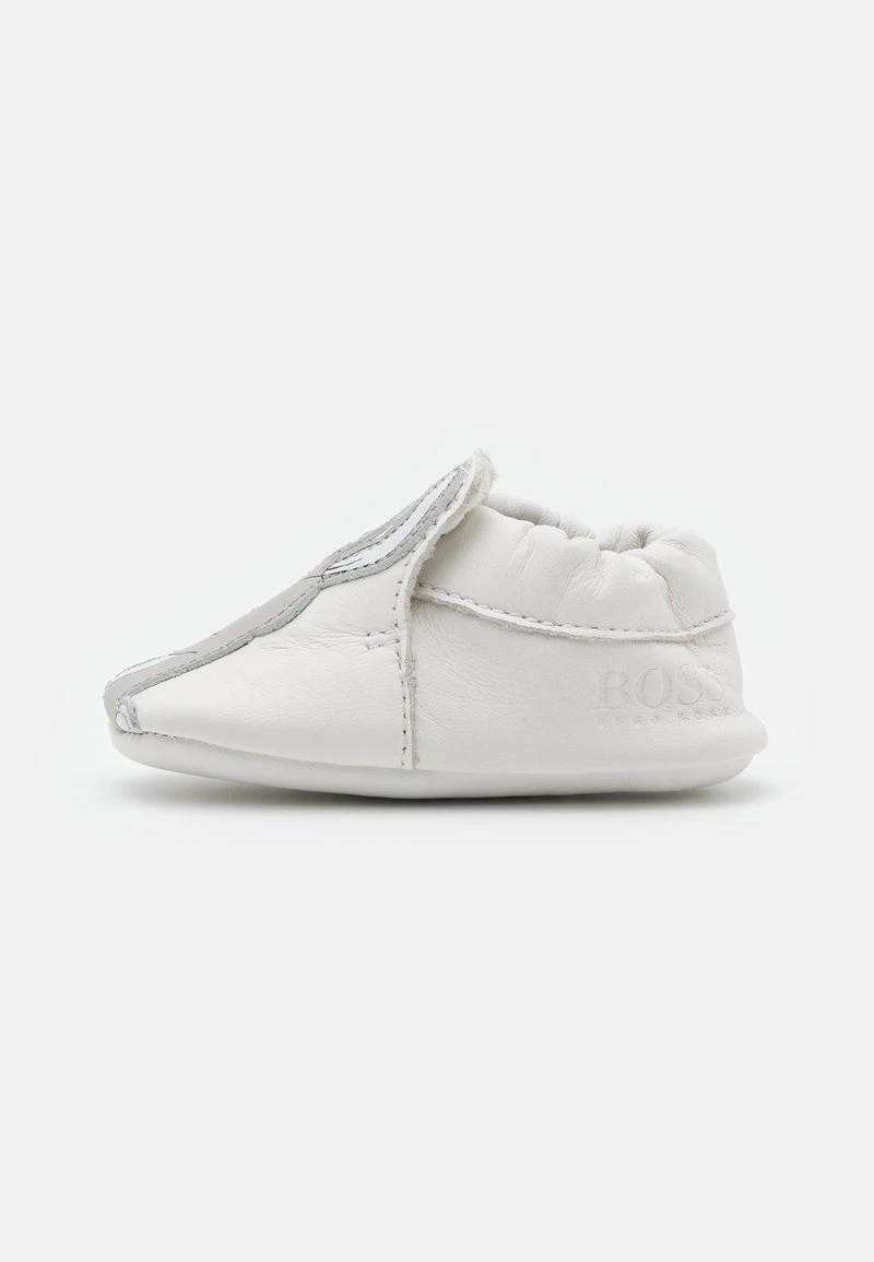 BOSS Kidswear NEW BORN UNISEX Chaussons Pour Bébé White 3 BOSS Kidswear NEW BORN UNISEX Chaussons Pour Bébé White