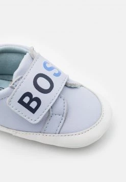 BOSS Kidswear SLIPPERS Chaussons Pour Bébé Pale Blue Enfant 13 BOSS Kidswear SLIPPERS Chaussons Pour Bébé Pale Blue Enfant -BOSS Soldes Magasin 9de29841ab06432d854bf9588ff83121