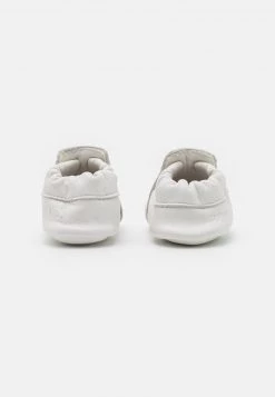BOSS Kidswear NEW BORN UNISEX Chaussons Pour Bébé White 10 BOSS Kidswear NEW BORN UNISEX Chaussons Pour Bébé White -BOSS Soldes Magasin 9eb5989f0ab2427ca1b55a1ae27314ec