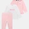 BOSS Kidswear SET Sweat à Capuche Zippé Pinkpale Enfant -BOSS Soldes Magasin a0404cf79e5e4798988cad8d210319ca