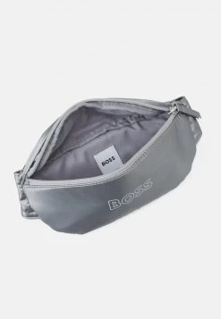 BOSS Kidswear BUM BAG UNISEX Sac Bandoulière Light Grey -BOSS Soldes Magasin a69ec01164bb46a68929c9019d164e6b