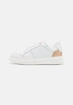 BOSS Kidswear TRAINERS Baskets Basses White Enfant