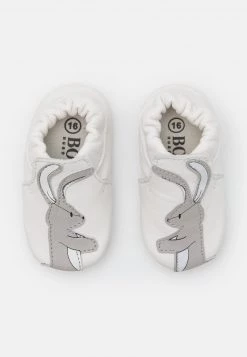BOSS Kidswear NEW BORN UNISEX Chaussons Pour Bébé White 11 BOSS Kidswear NEW BORN UNISEX Chaussons Pour Bébé White -BOSS Soldes Magasin ac87dbb882f24bc58c8d9dce8d19ee7e