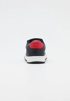 BOSS Kidswear Enfant TRAINERS Baskets Basses Navy -BOSS Soldes Magasin b7a00ef3819a48c189f51934e5ebbd9e