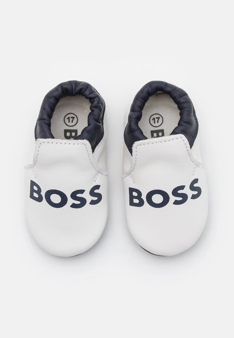 BOSS Kidswear SLIPPERS Chaussons Pour Bébé Navy Enfant 6 BOSS Kidswear SLIPPERS Chaussons Pour Bébé Navy Enfant – Image 4