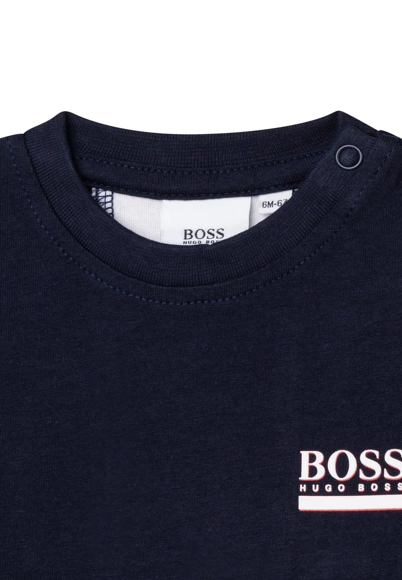 BOSS Kidswear Enfant T Shirt à Manches Longues Bleu Cargo 5 BOSS Kidswear Enfant T Shirt à Manches Longues Bleu Cargo – Image 3