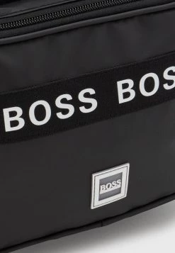 BOSS Kidswear UNISEX Sac à Dos Black -BOSS Soldes Magasin cdbc5a6cd6f64cd0b042cede50ba513b