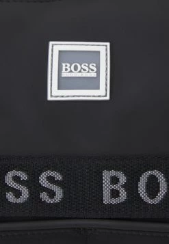 BOSS Kidswear CHANGING BAG UNISEX Sac à Langer Black -BOSS Soldes Magasin d6fbb63fc82d4e49970e83cf4a8e31fb