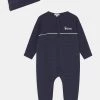 BOSS Kidswear PULL ON HAT SET UNISEX Grenouillère Navy -BOSS Soldes Magasin e285d0a72efc439bb0d08aec53663b1b