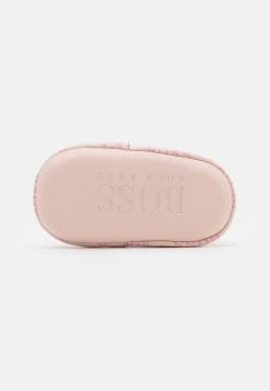 BOSS Kidswear NEW BORN Cadeau De Naissance Pinkpale Enfant -BOSS Soldes Magasin f04b417e3b204aecab6a29df9c37959e