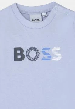 BOSS Kidswear SHORT SLEEVES TEE T Shirt Imprimé Pale Blue Enfant 7 BOSS Kidswear SHORT SLEEVES TEE T Shirt Imprimé Pale Blue Enfant -BOSS Soldes Magasin f29dff9f8bee4bfdb0b810113f2868cd