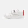 BOSS Kidswear Enfant TRAINERS Baskets Basses Blanc -BOSS Soldes Magasin fd51ec0c6e0e4f1abff456f55465e304